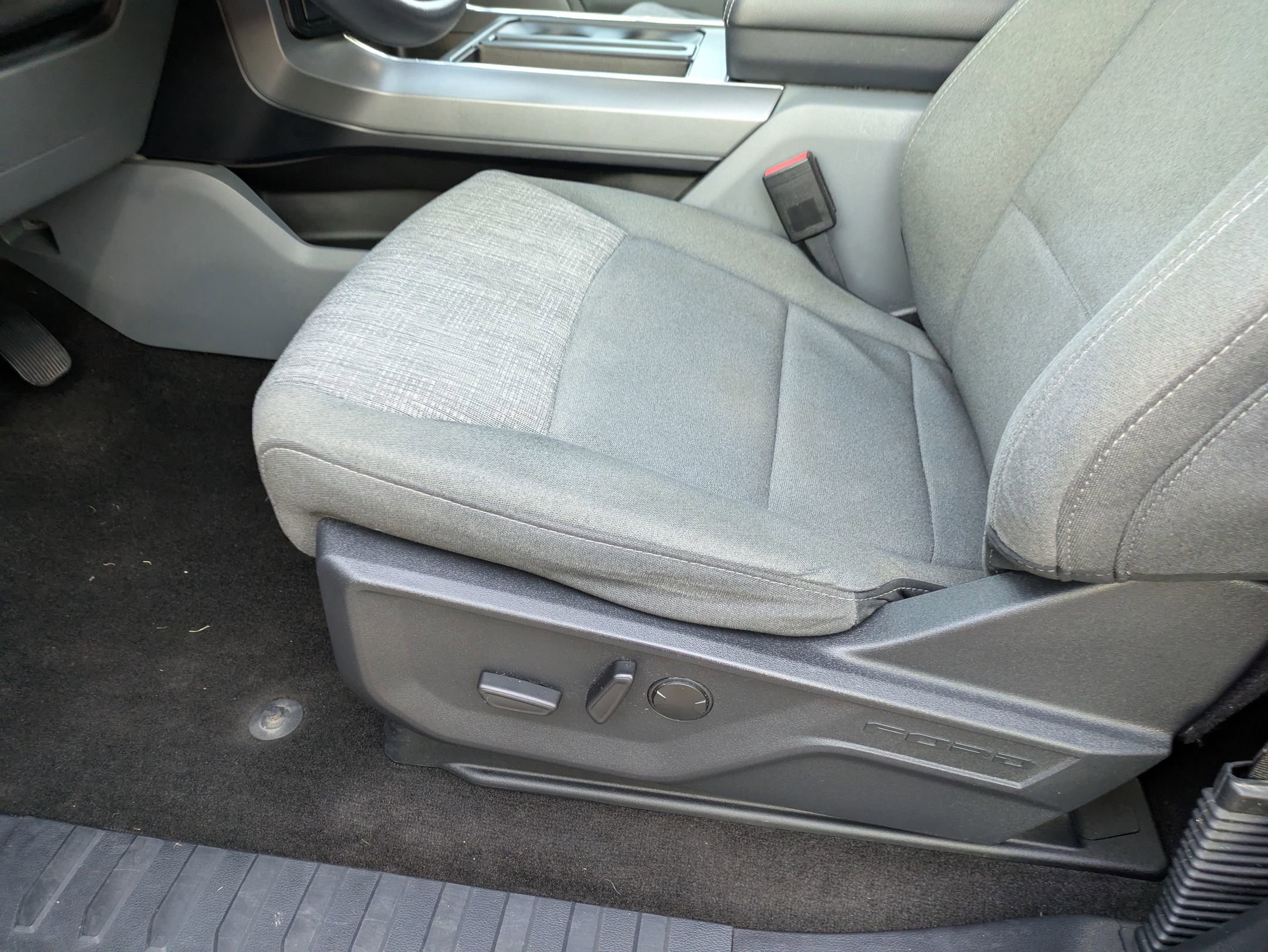 Certified 2022 Ford F150 XLT w/ Equipment Group 302A High image 16