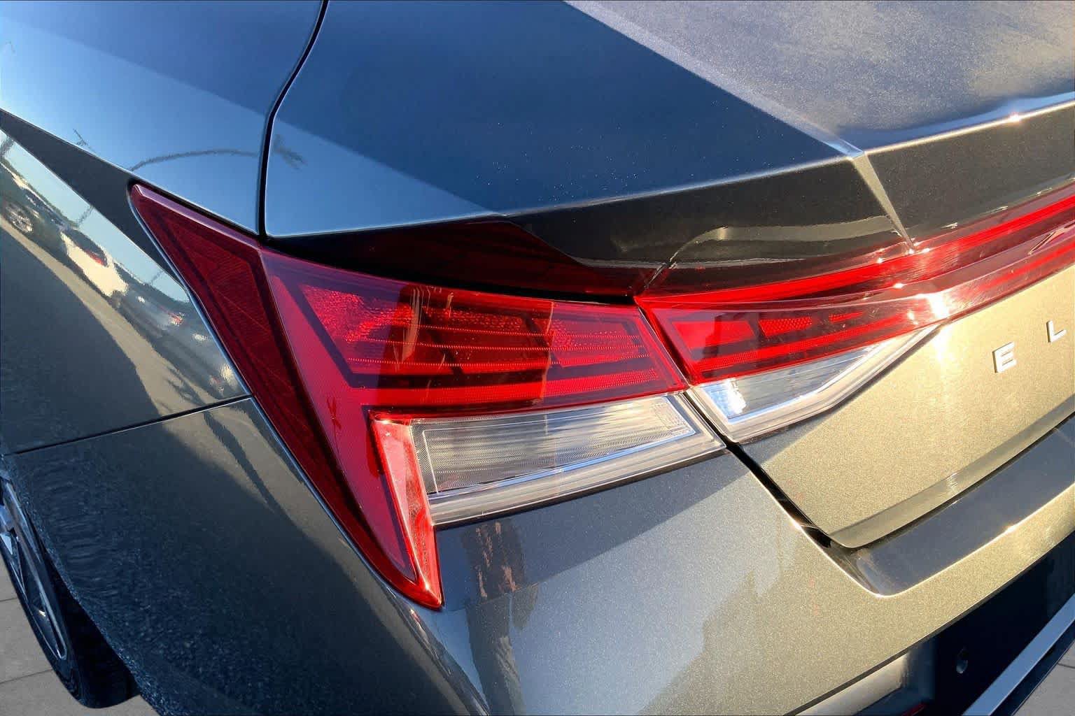 Used 2024 Hyundai Elantra Limited FWD image 27