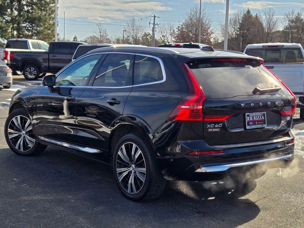 Used 2022 Volvo XC60 T8 Inscription w/ Advanced Package image 2