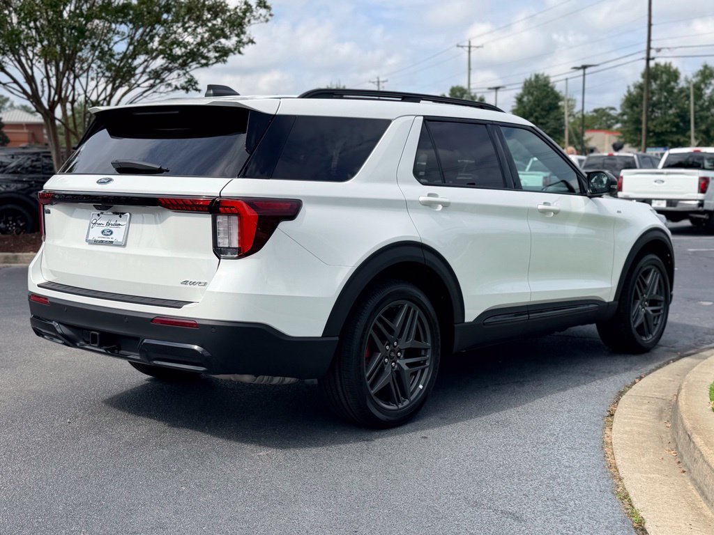 Certified 2025 Ford Explorer ST-Line w/ ST-Line Street Pack AWD/4WD image 9