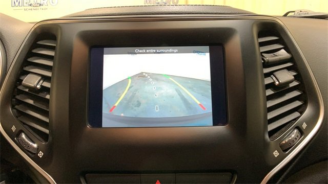 Used 2020 Jeep Cherokee Latitude w/ Cold Weather Group image 32