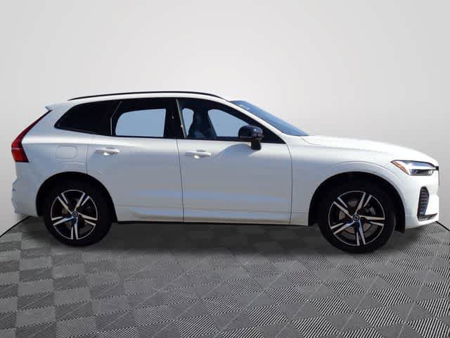 Used 2022 Volvo XC60 B5 R-Design AWD/4WD image 4