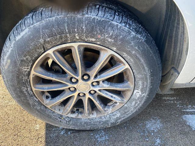 Used 2022 Buick Enclave Essence image 9