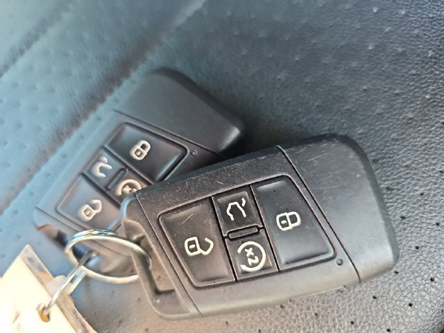 Used 2022 Volkswagen Tiguan SE R-Line FWD image 32