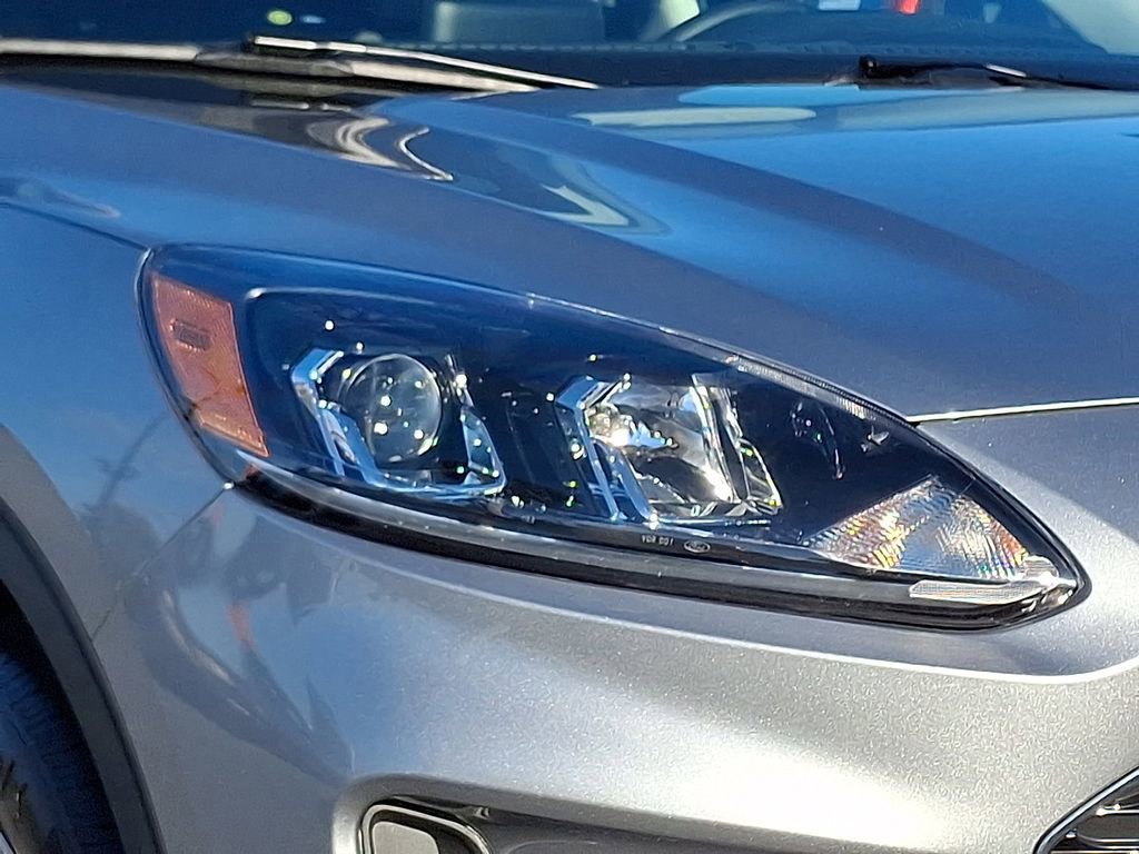 Certified 2022 Ford Escape SE w/ Cold Weather Package image 9