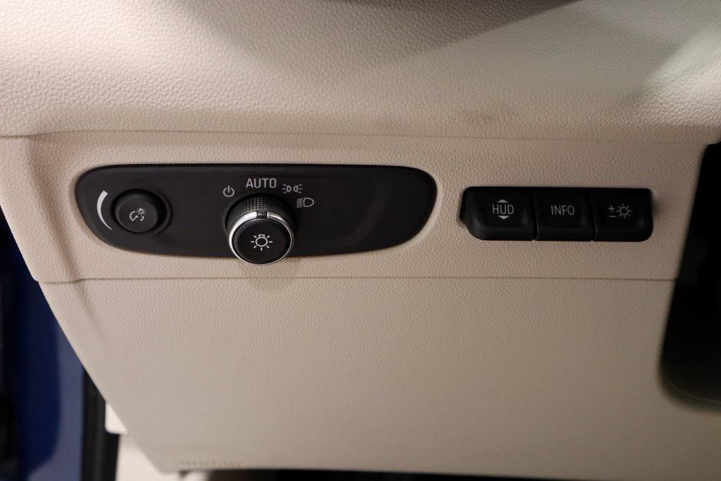 Used 2023 Buick Envision Avenir AWD/4WD image 28