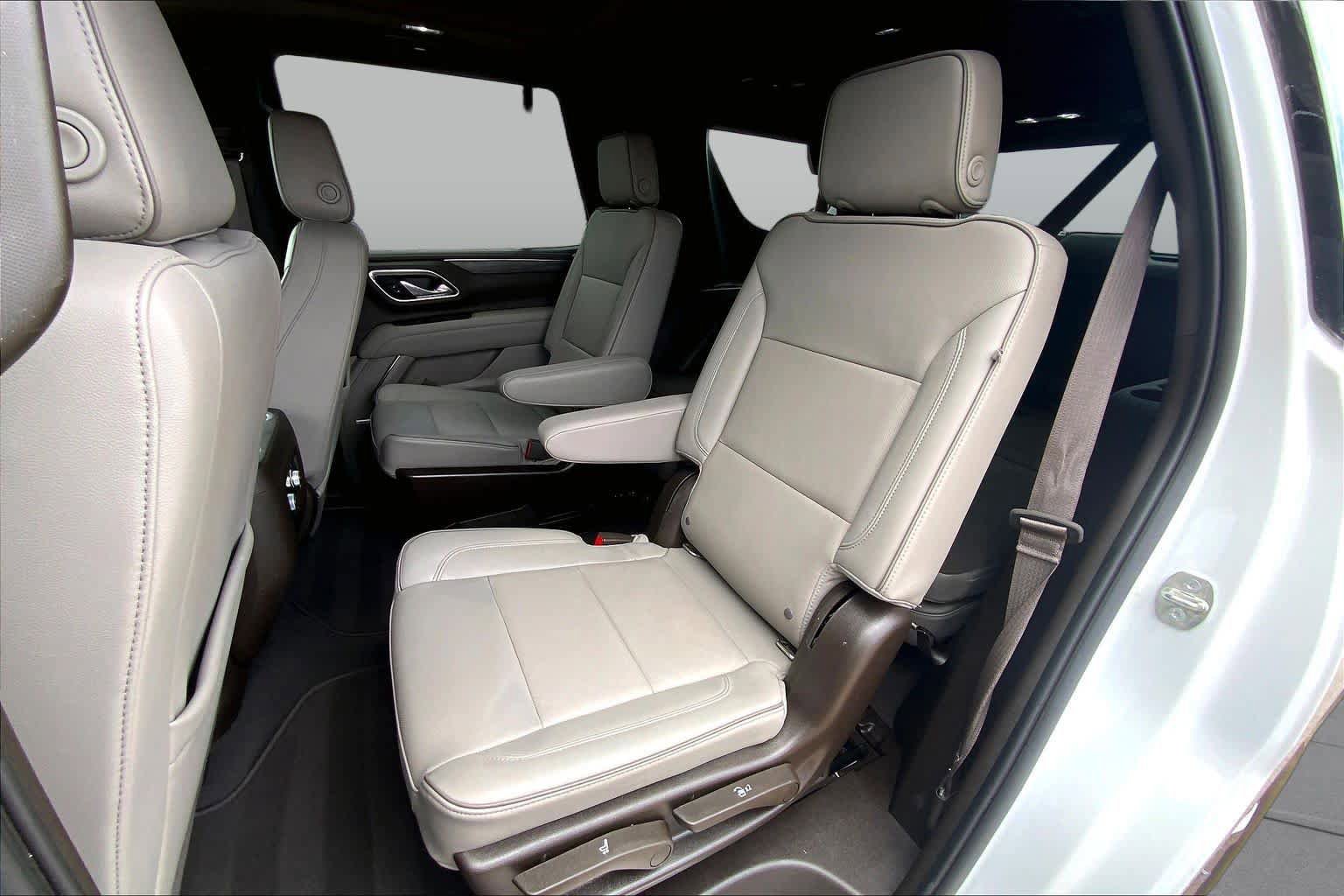 Used 2022 GMC Yukon SLT w/ SLT Premium Package AWD/4WD image 21