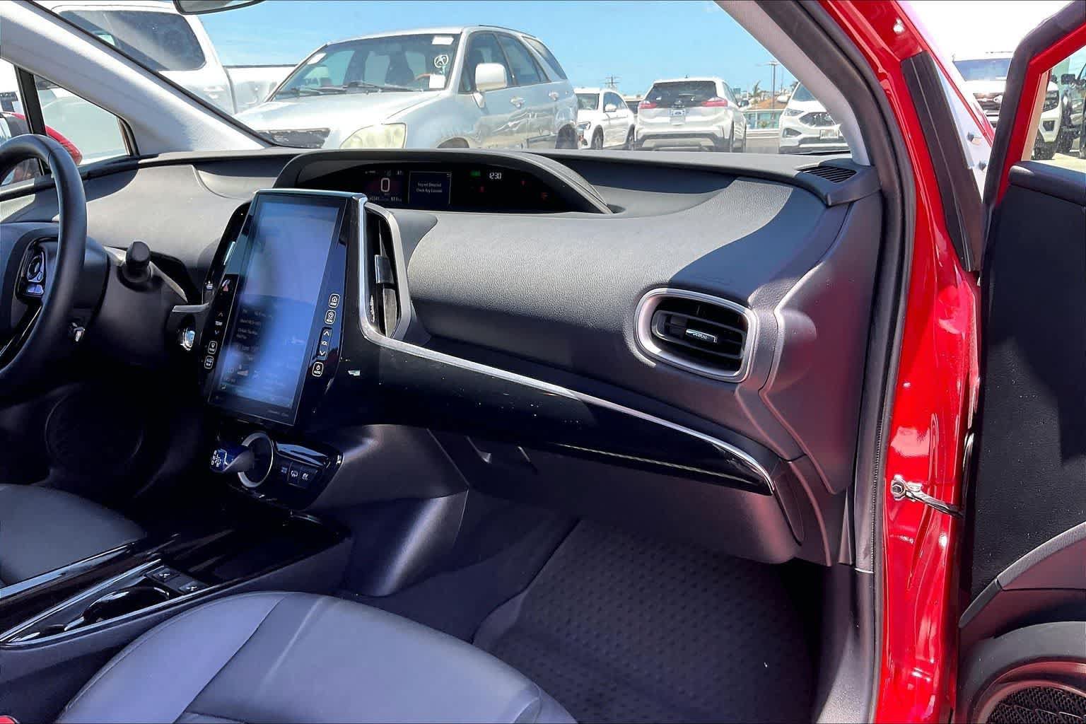Used 2022 Toyota Prius Prime XLE FWD image 23