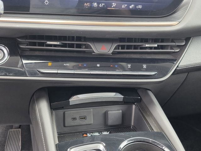 Used 2024 Buick Envision Avenir AWD/4WD image 22