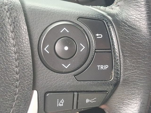 Used 2017 Toyota Corolla SE FWD image 21