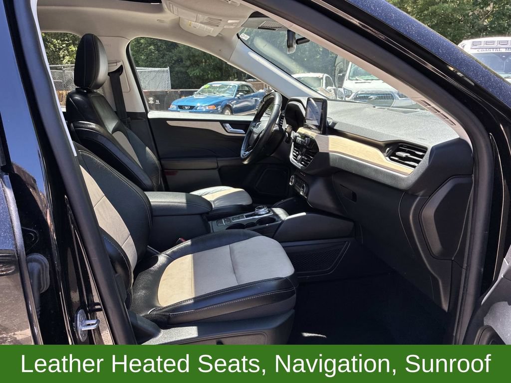 Certified 2022 Ford Escape Titanium w/ Titanium Elite Package AWD/4WD image 9