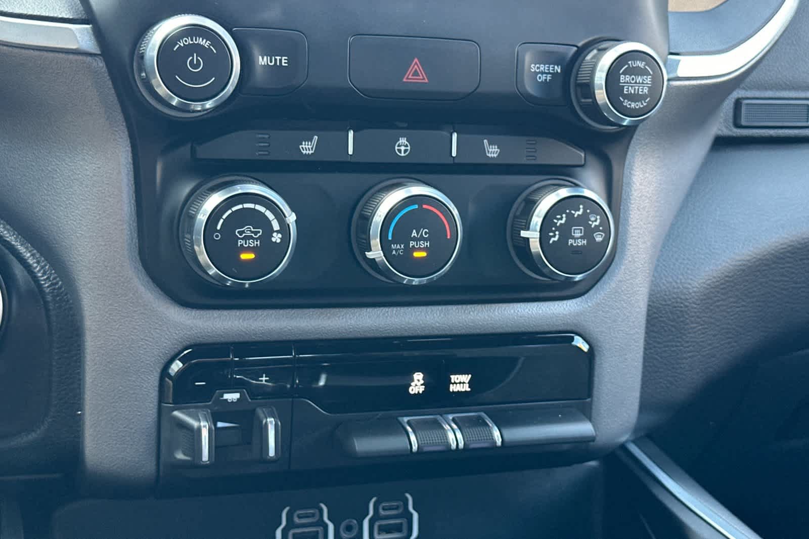 Used 2023 RAM 1500 Big Horn AWD/4WD image 19
