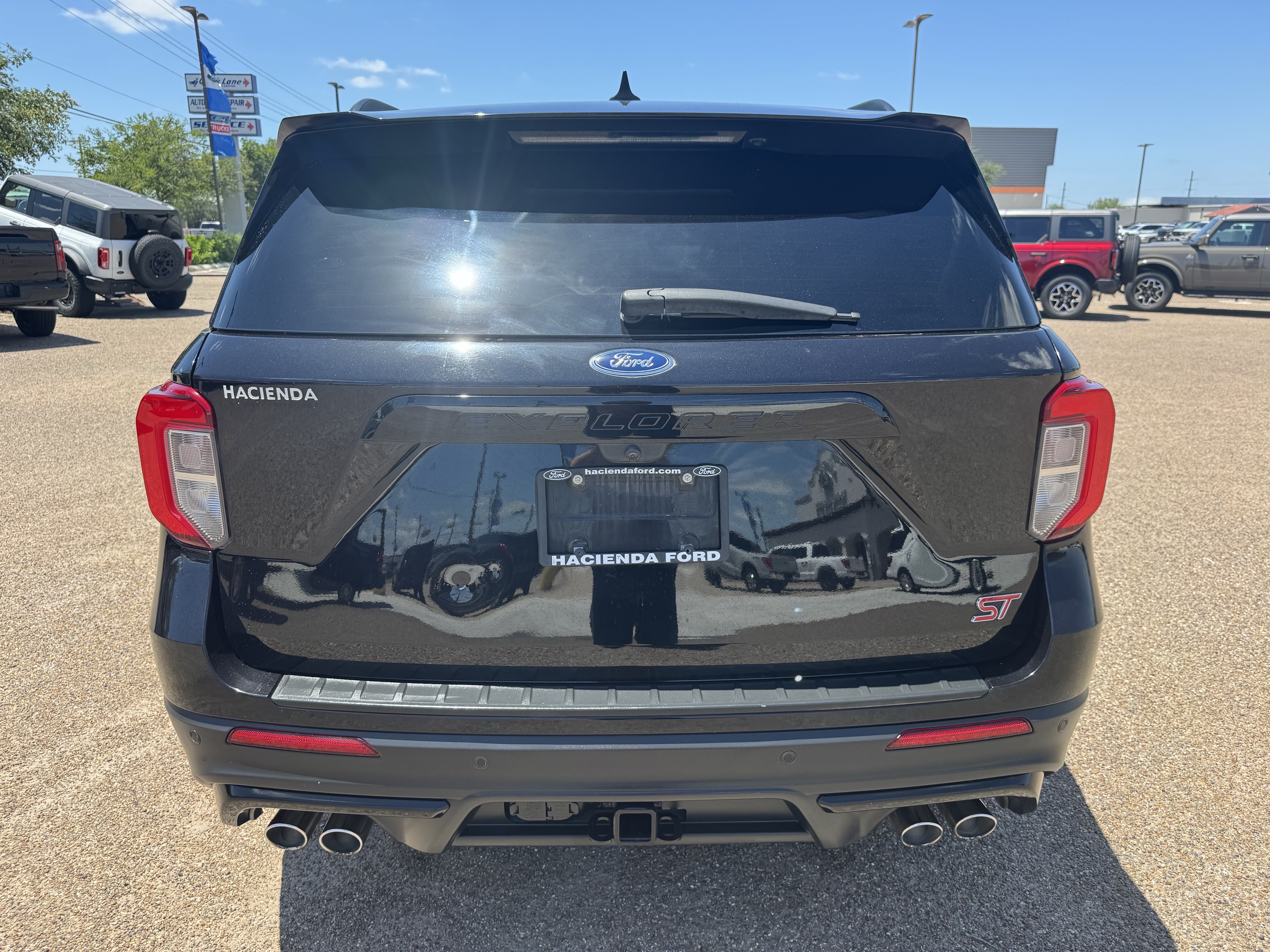 Certified 2023 Ford Explorer ST w/ Equipment Group 401A AWD/4WD image 3