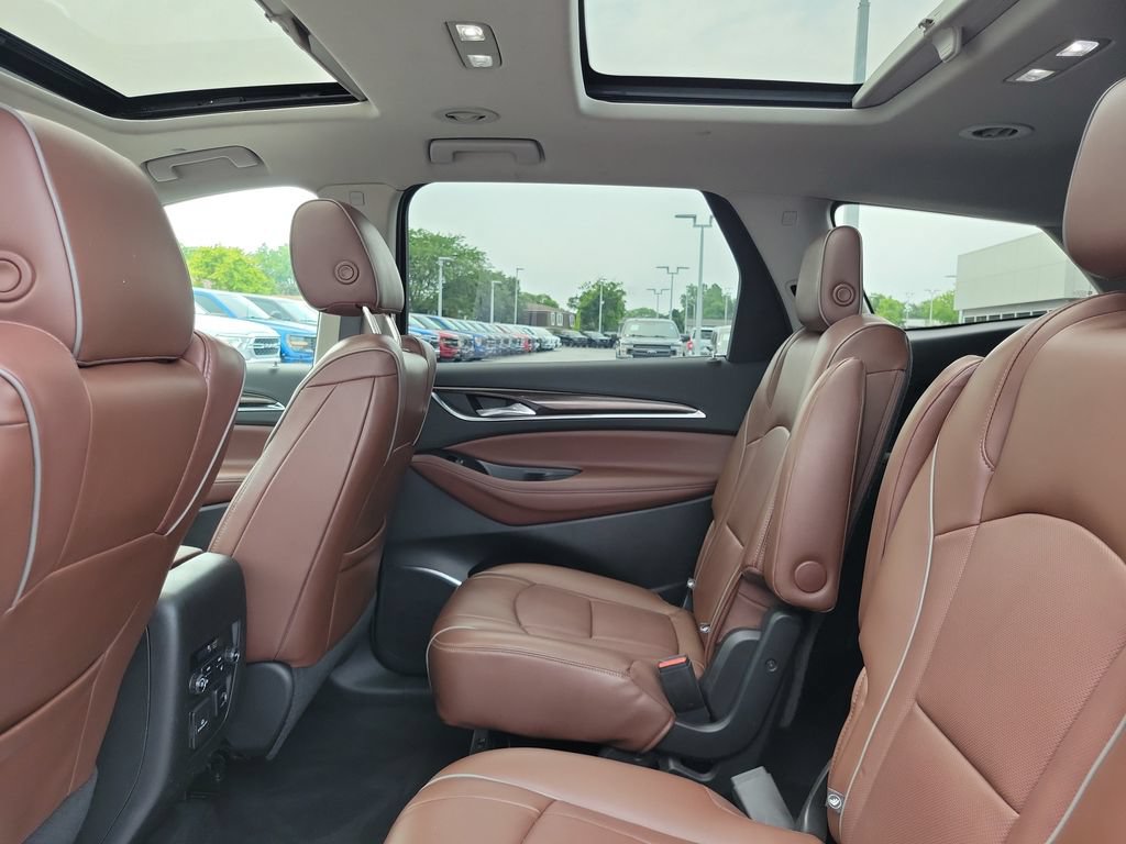 Used 2018 Buick Enclave Avenir w/ Avenir Technology Package AWD/4WD image 14