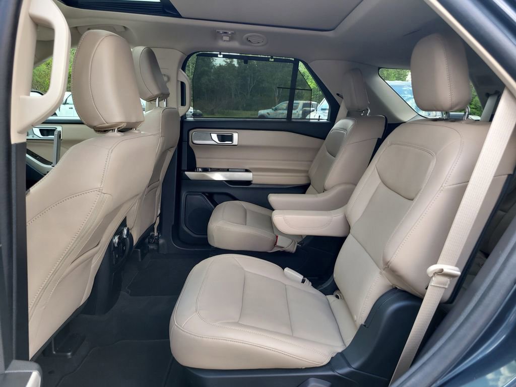 Certified 2022 Ford Explorer Limited w/ Equipment Group 301A image 11