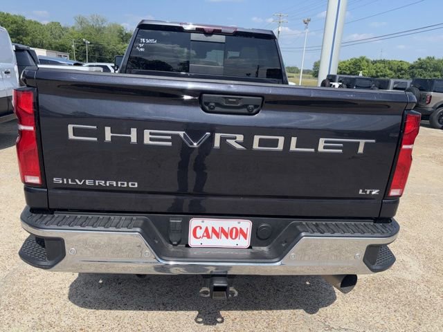 Used 2024 Chevrolet Silverado 2500 LTZ w/ LTZ Plus Package AWD/4WD image 9