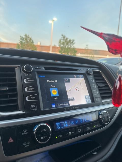 Used 2018 Toyota Highlander Limited AWD/4WD image 9