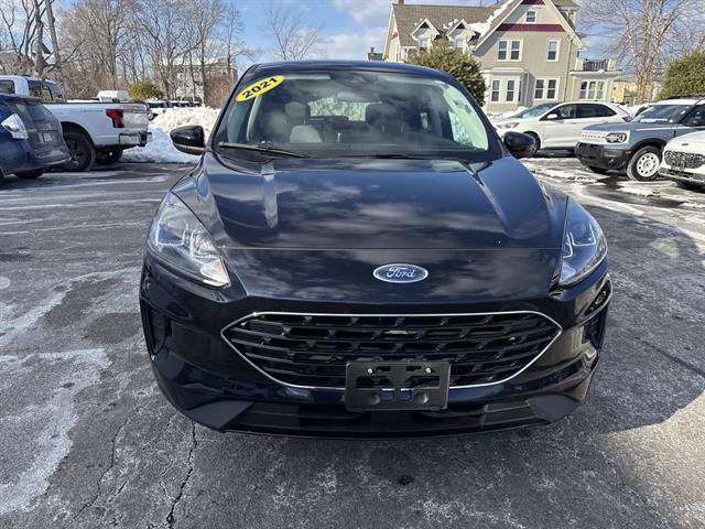 Certified 2021 Ford Escape SE w/ SE Sport Appearance Package image 11