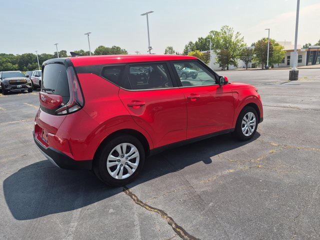 Used 2023 Kia Soul LX FWD image 4