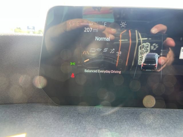 Certified 2025 Ford Expedition Active AWD/4WD image 23