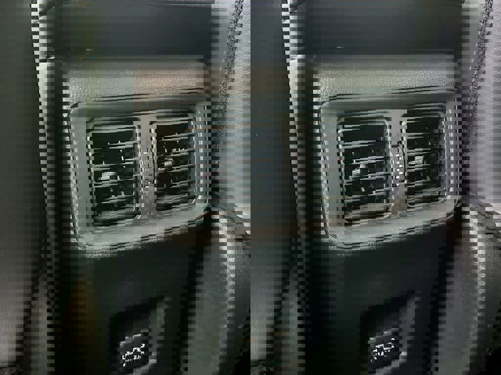 Used 2021 Toyota RAV4 XLE Premium image 16