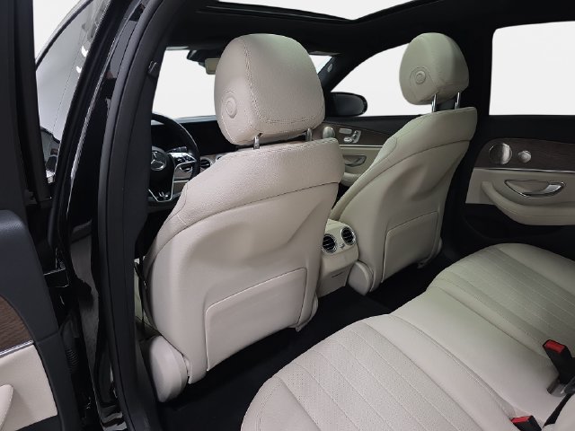 Used 2023 Mercedes-Benz E 350 4MATIC Sedan image 12