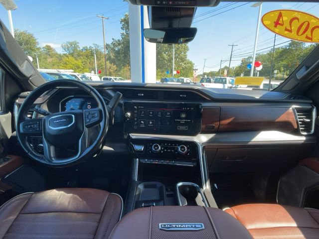 Used 2024 GMC Sierra 3500 Denali Ultimate AWD/4WD image 15