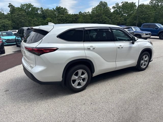 Used 2021 Toyota Highlander LE AWD/4WD image 21