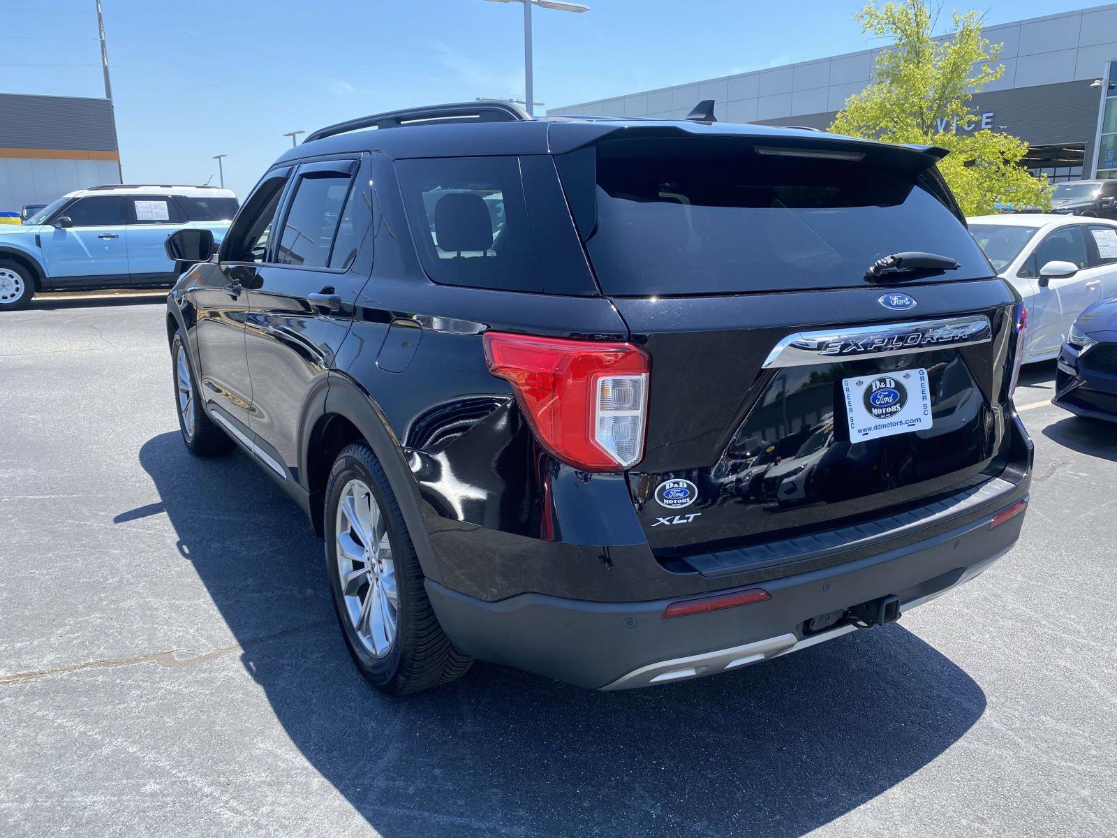 Certified 2021 Ford Explorer XLT w/ Equipment Group 202A RWD image 5
