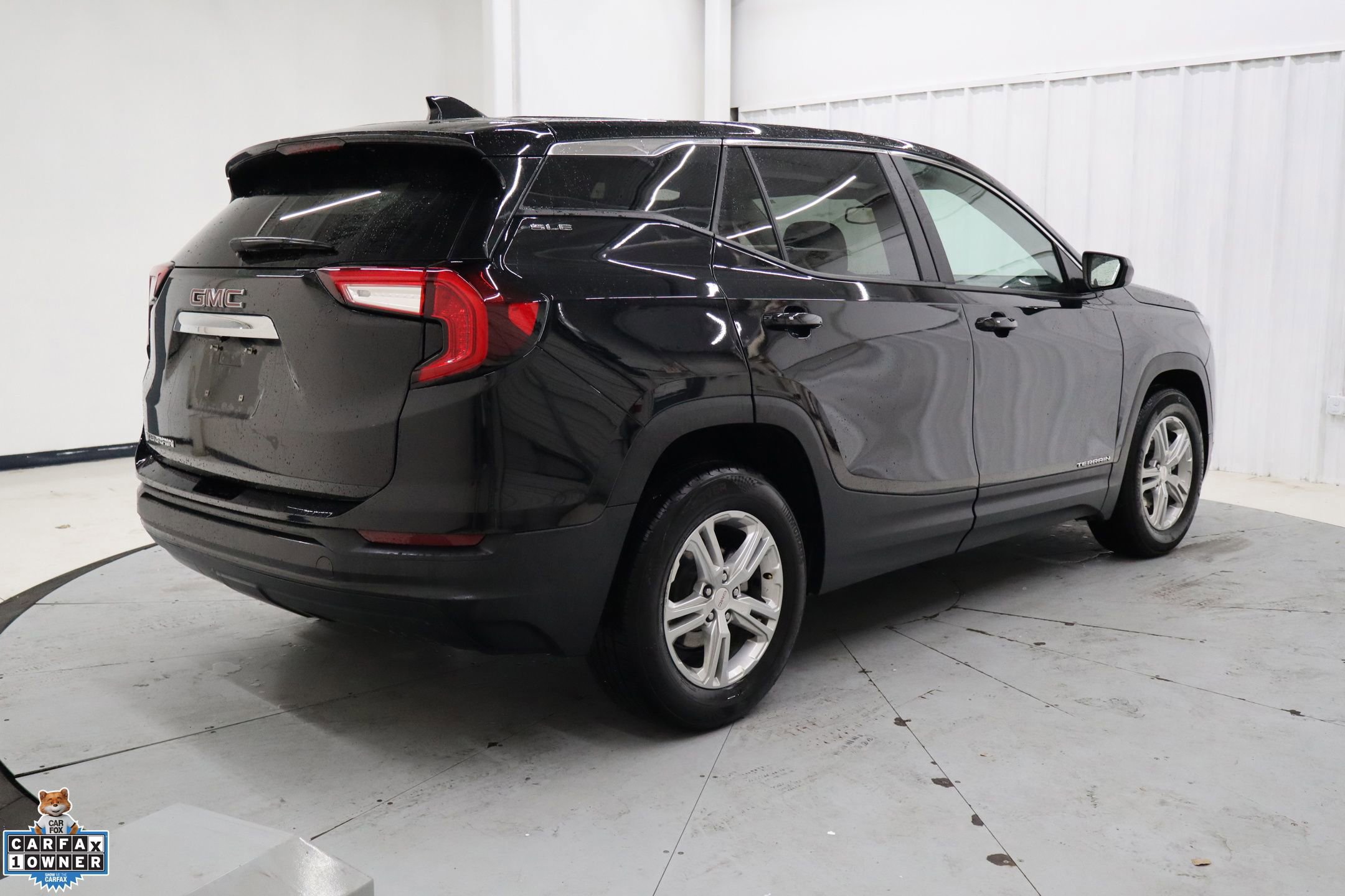 Used 2024 GMC Terrain SLE image 7