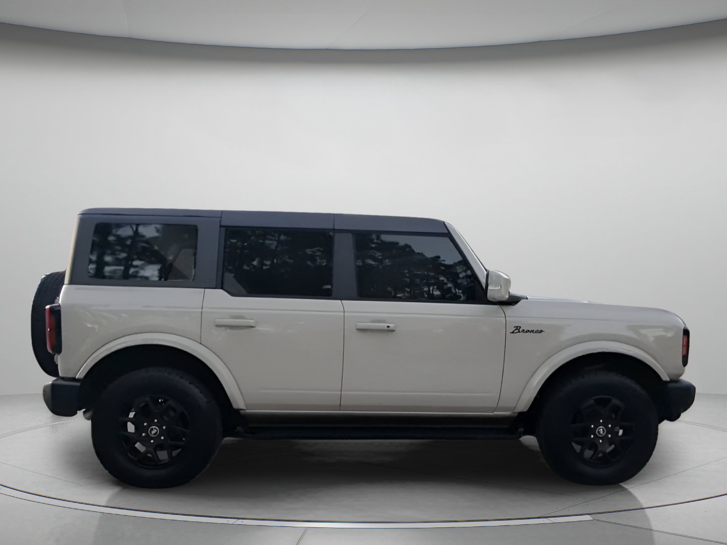 Certified 2025 Ford Bronco Outer Banks AWD/4WD image 32