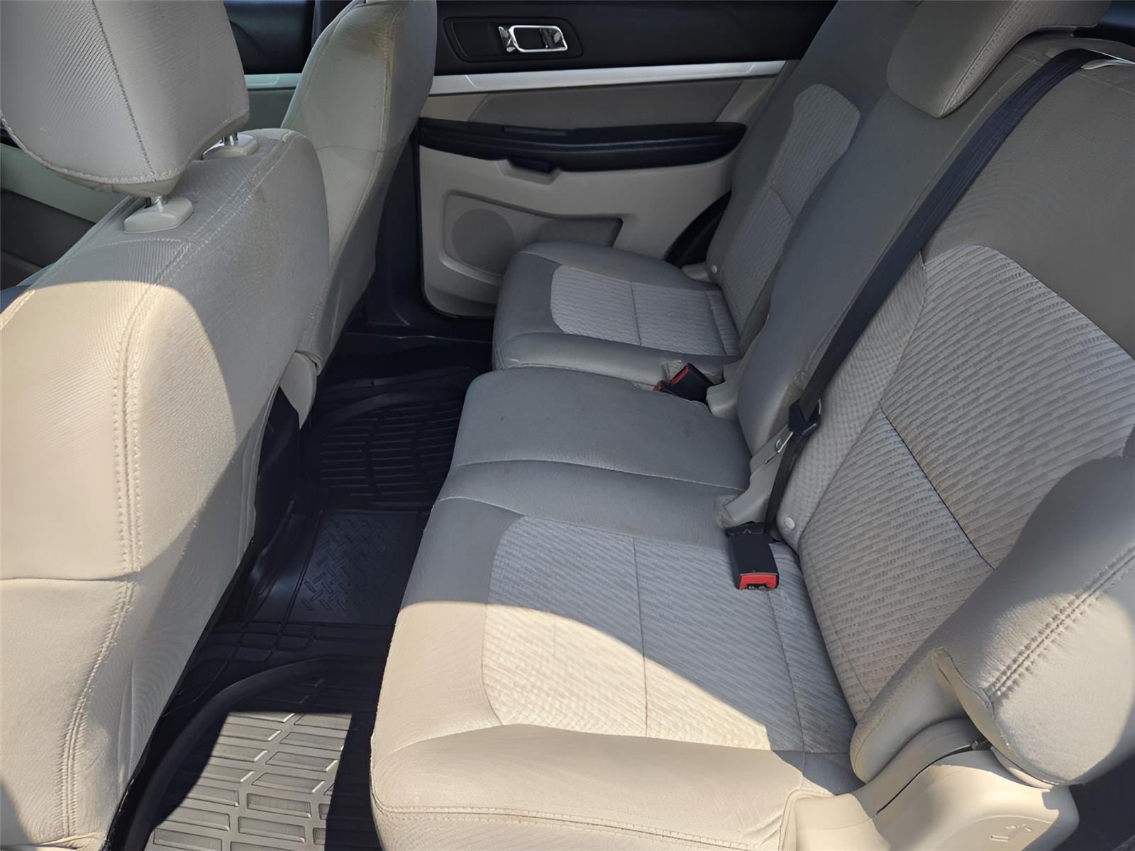 Certified 2019 Ford Explorer FWD image 27