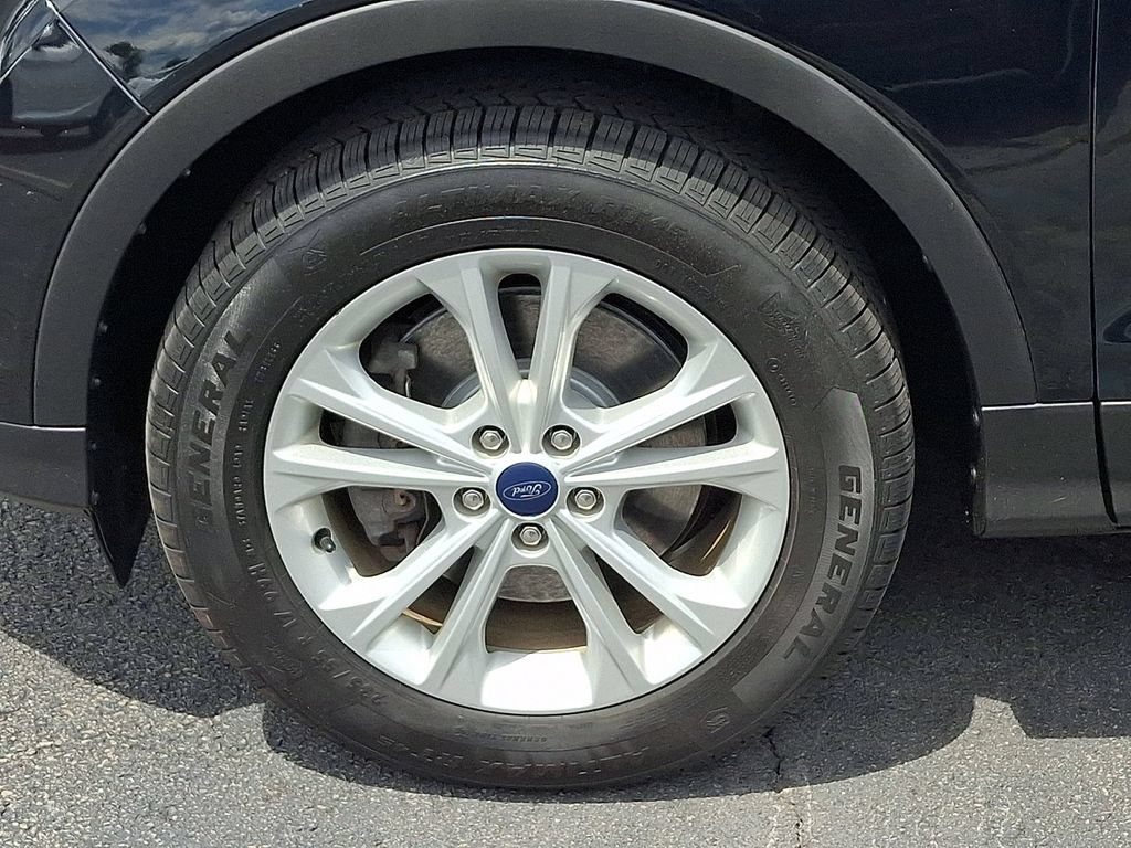 Certified 2018 Ford Escape SE w/ SE Sync 3 Package AWD/4WD image 8