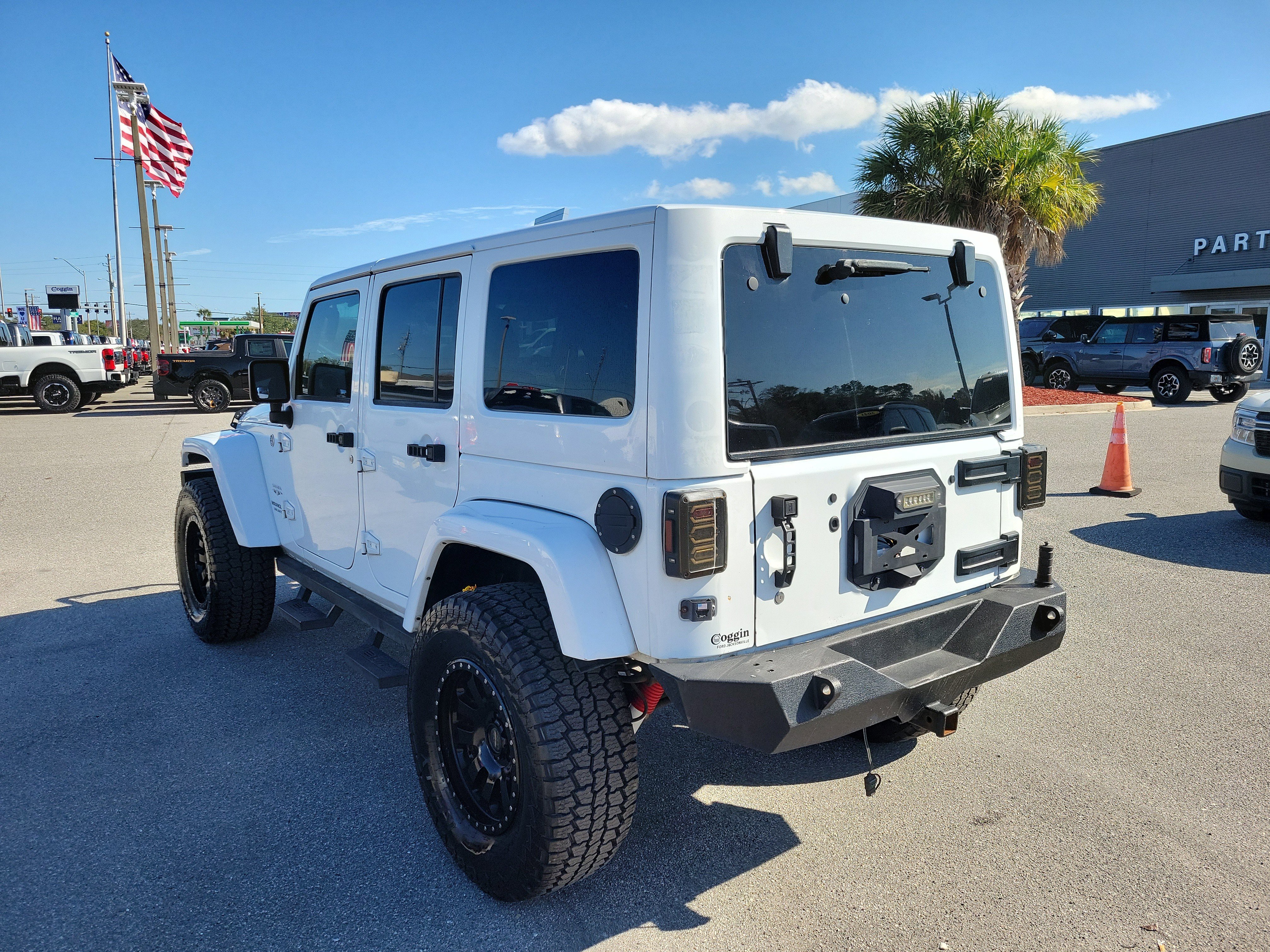 Used 2017 Jeep Wrangler Unlimited Sahara w/ Max Tow Package image 2