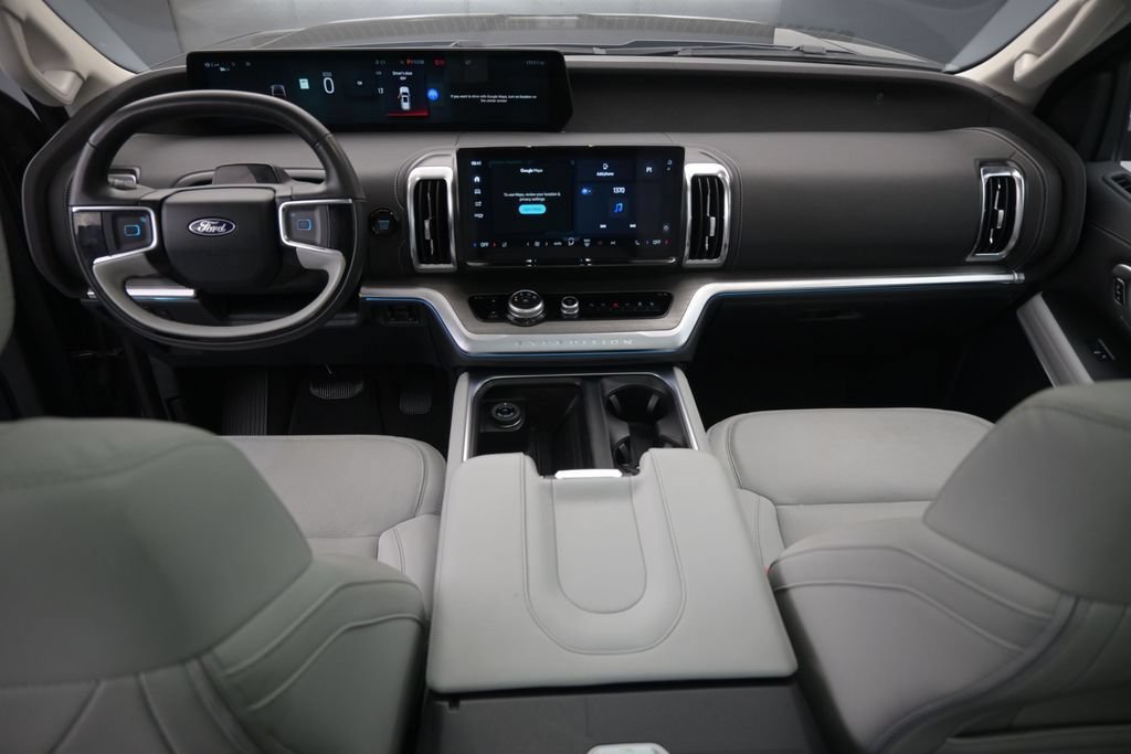 Certified 2025 Ford Expedition Platinum w/ Driver's Package AWD/4WD image 25