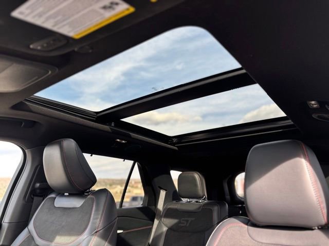 Certified 2025 Ford Explorer ST image 29