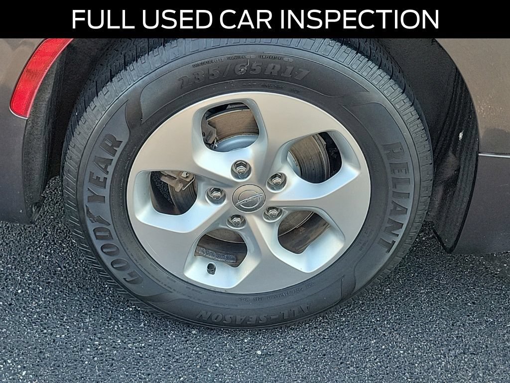 Used 2017 Chrysler Pacifica Touring-L Plus FWD image 5