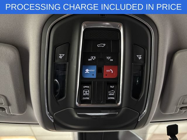 Used 2022 Jeep Grand Cherokee Laredo w/ Luxury Tech Group I AWD/4WD image 27