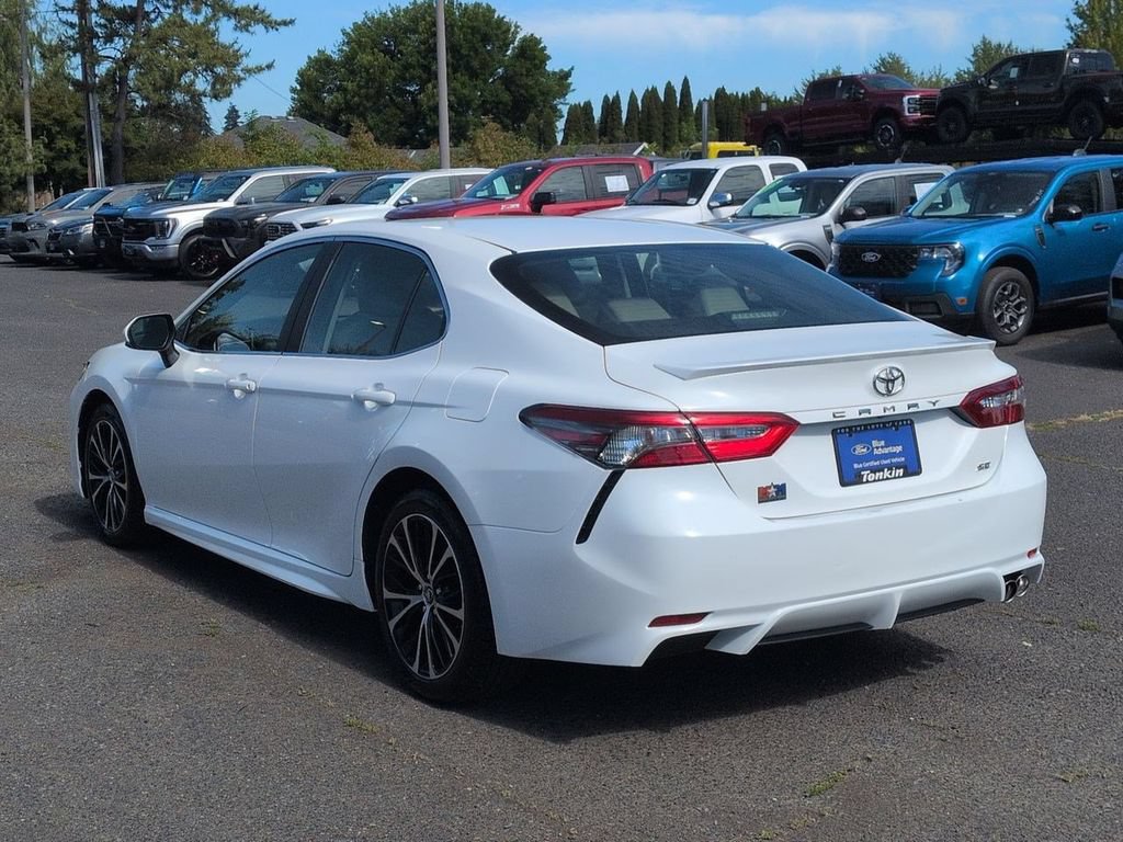 Used 2018 Toyota Camry SE FWD image 3