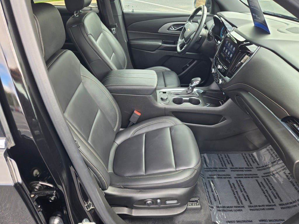 Used 2023 Chevrolet Traverse LT w/ LPO, Floor Liner Package AWD/4WD image 6