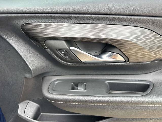 Used 2022 GMC Terrain SLE w/ Driver Convenience Package FWD image 14