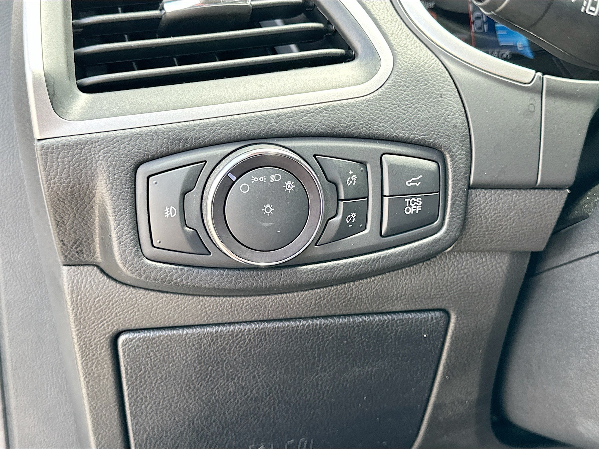 Certified 2020 Ford Edge SEL w/ Convenience Package FWD image 10
