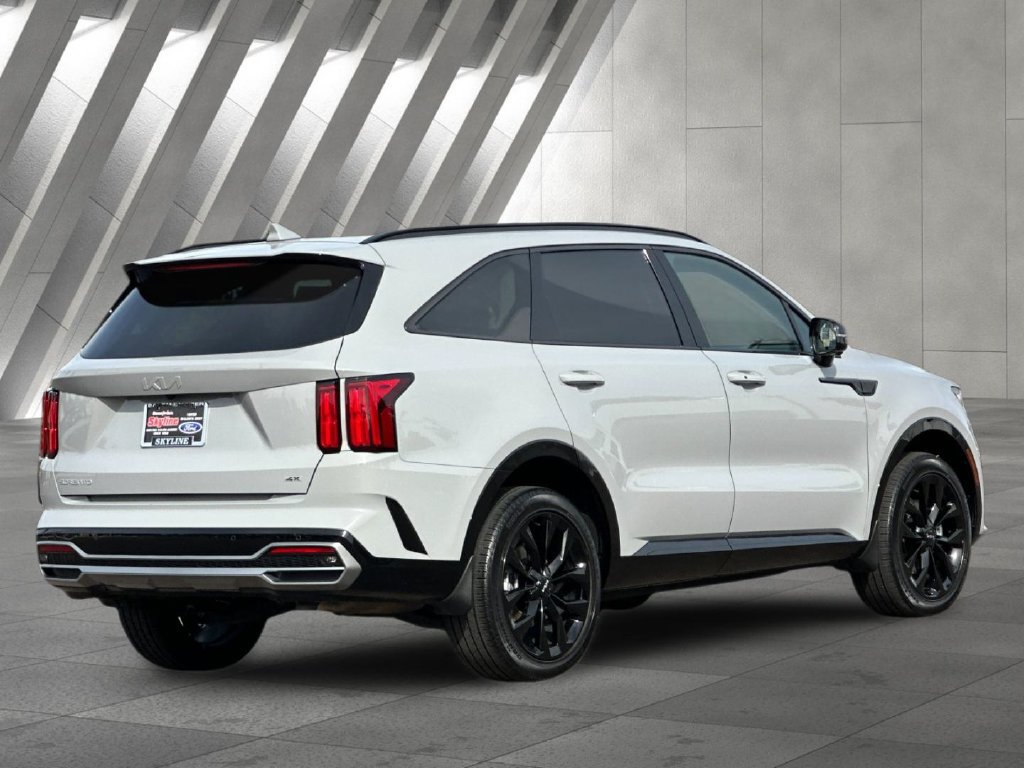 Used 2023 Kia Sorento SX AWD/4WD image 3