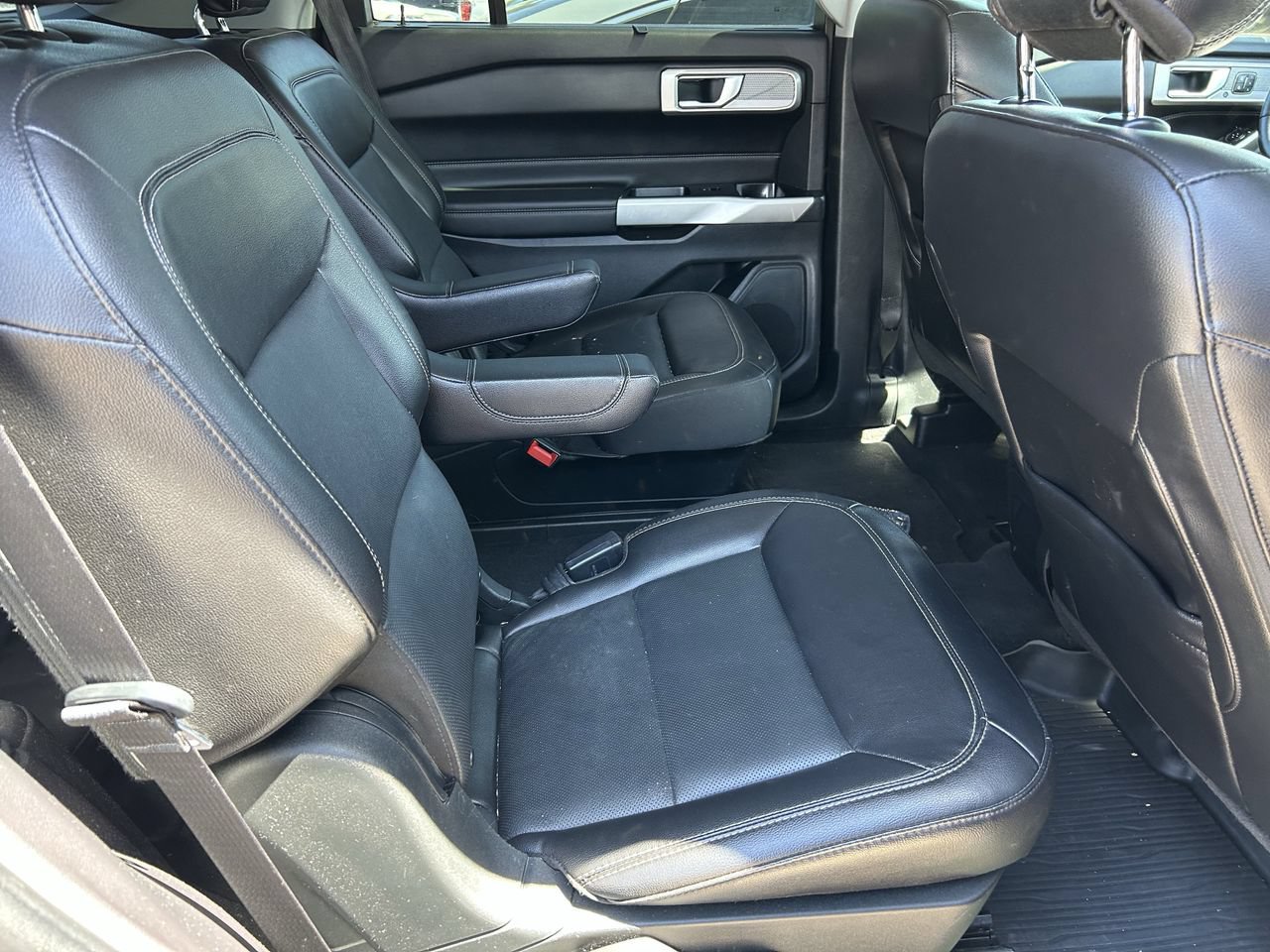 Certified 2022 Ford Explorer Limited w/ Equipment Group 301A AWD/4WD image 12