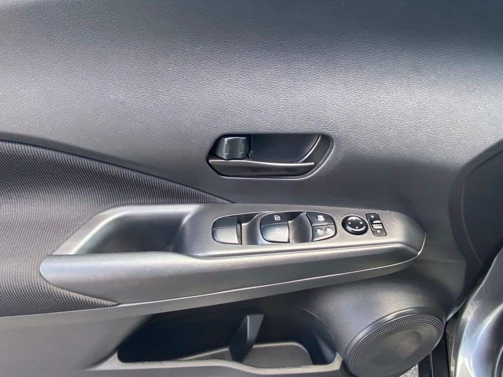 Used 2023 Nissan Kicks S image 11