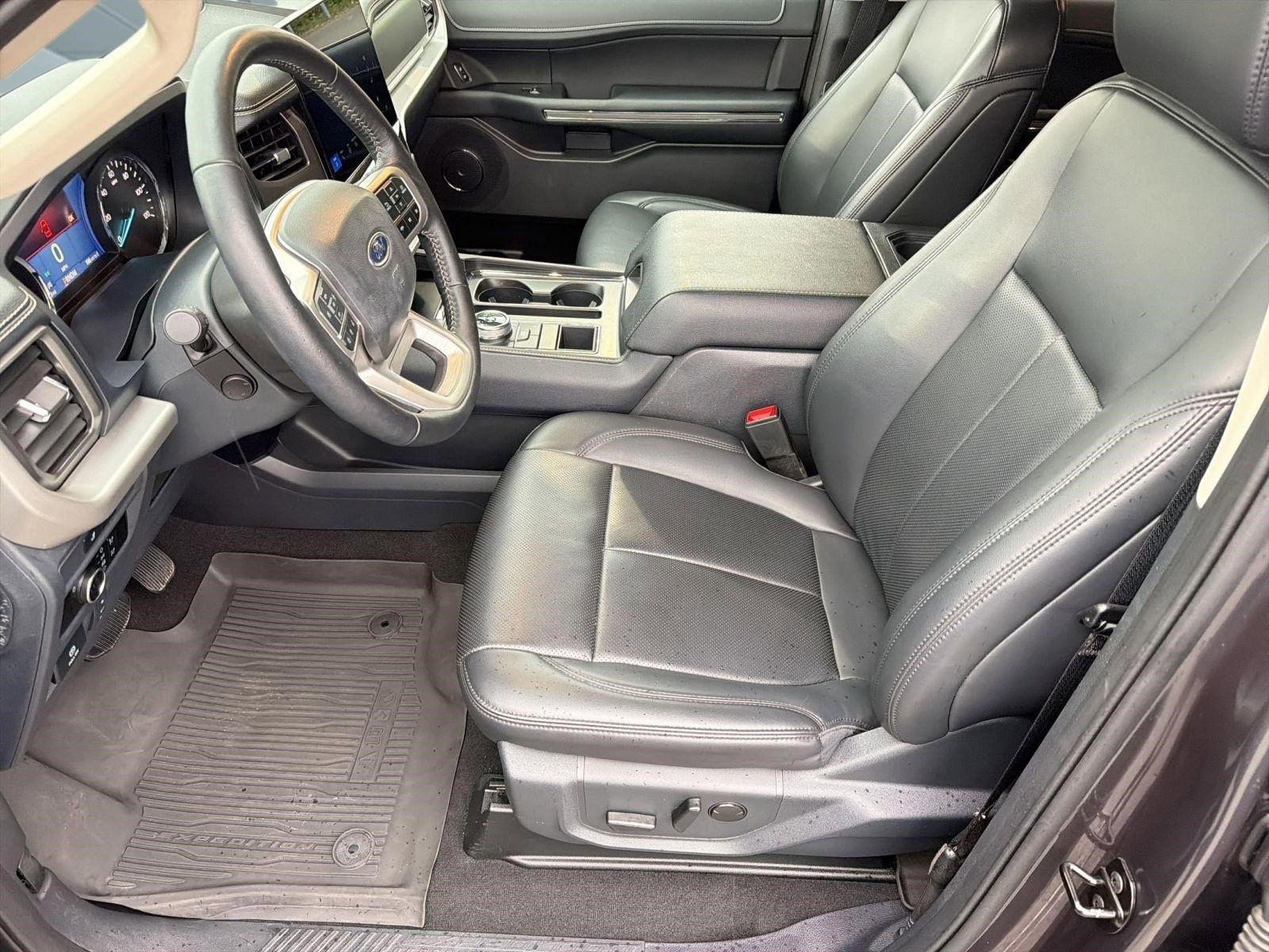 Certified 2024 Ford Expedition XLT RWD image 5