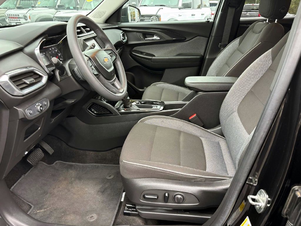 Used 2022 Chevrolet TrailBlazer LT FWD image 11