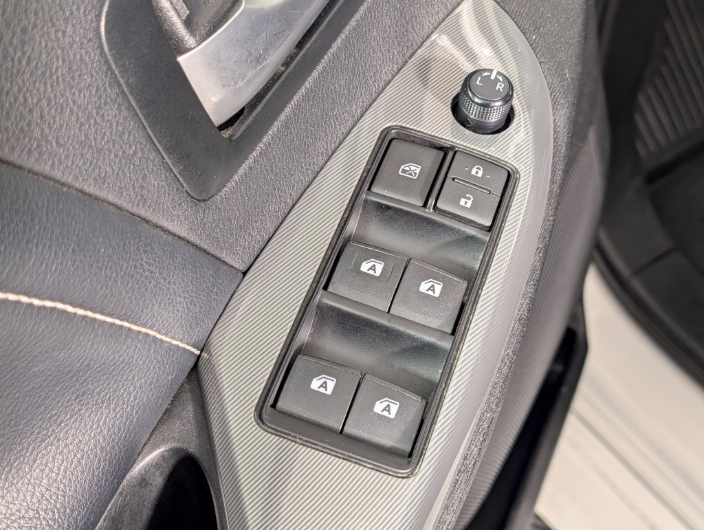 Used 2019 Toyota Sienna SE FWD image 25