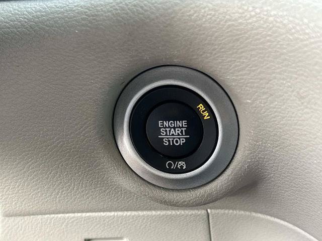 Used 2023 Chrysler Pacifica Touring-L FWD image 30