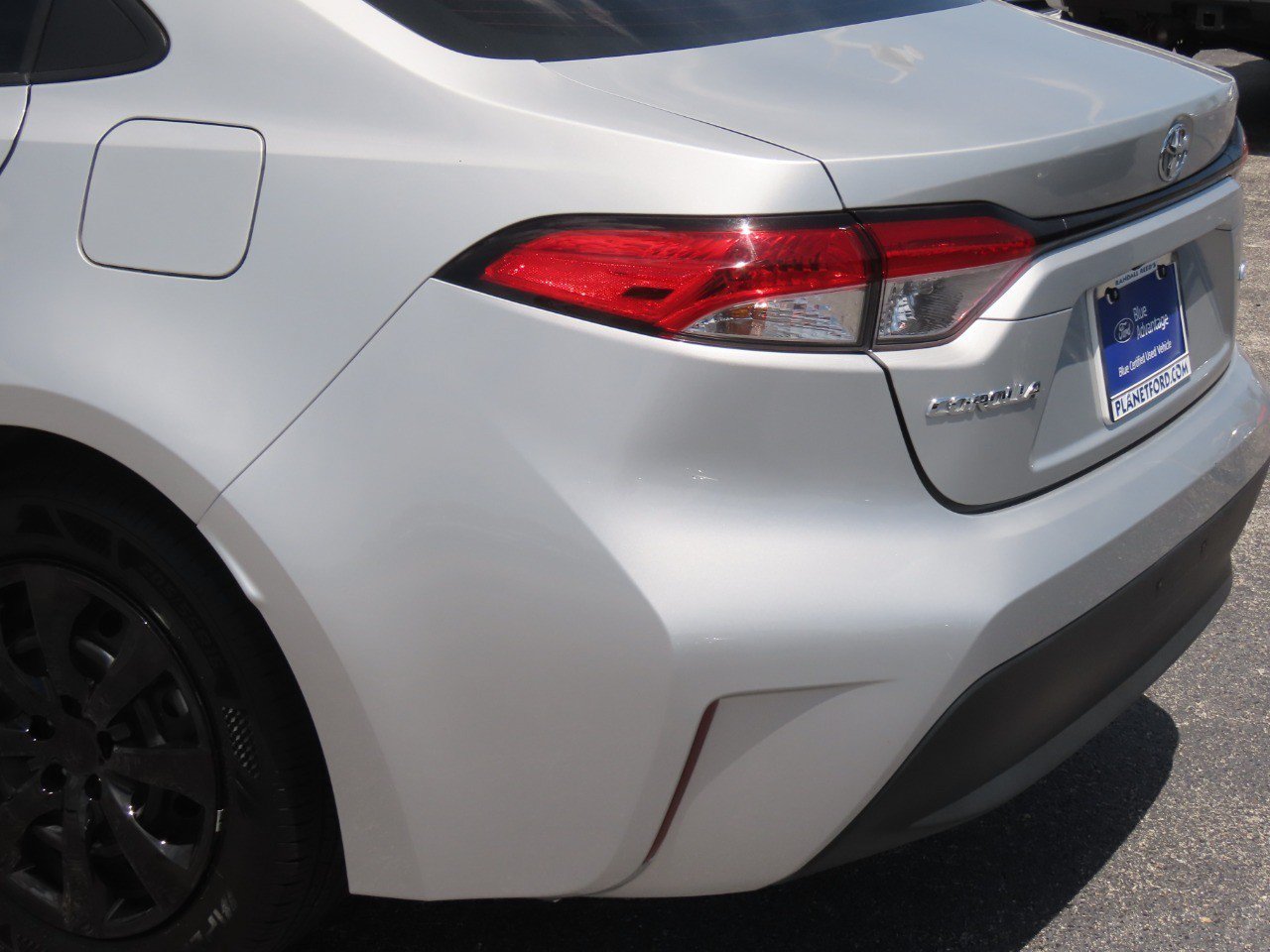 Used 2024 Toyota Corolla LE FWD image 12